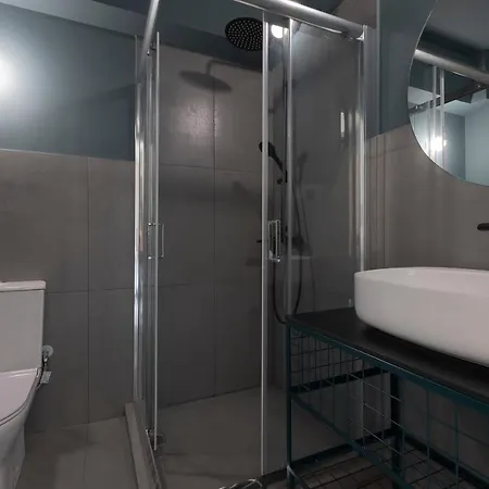 K4 0 Apartments, Historical Center, #feelslikehome شقة *